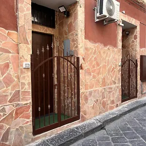 Mary House , Aeroporto di Catania Fontana Rossa Italia